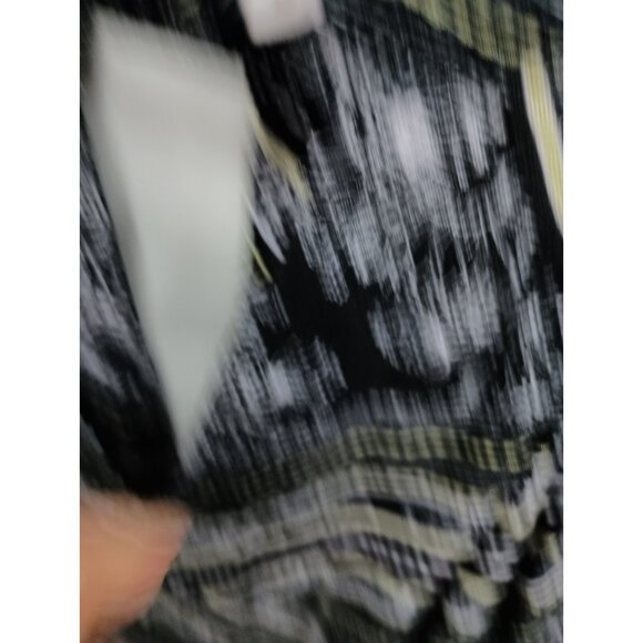 Free People Walking On A Dream Tunic Top Womens Medium Black Floral BOHO Casual - Picture 8 of 9